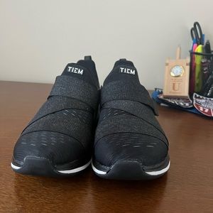 only worn once inside! Like new! 8.5 TIEM training shoes!